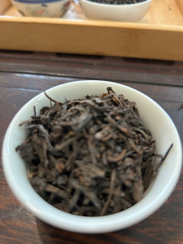 60's Yammy Puer Loose Green 60年代貓兒摔藥香普洱散青 1 g